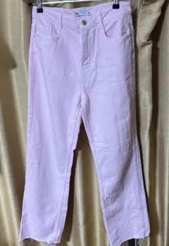 ZARA ピンク デニムジーンズ 切りっぱなしデザイン