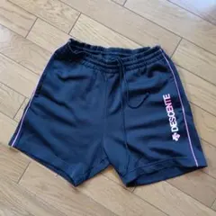 DESCENTE ブラック ショートパンツ Mサイズ