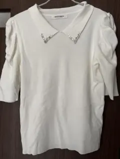 ミッシュマッシュ　ビジュー付き襟のホワイトニット