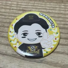 森下翔太 セ・リーグ優勝記念 選手イラスト缶バッジ(ピースサイン).