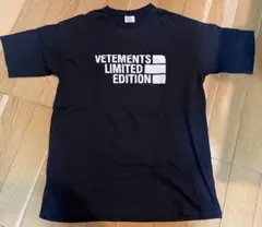 VETEMENTS ヴェトモン ブラックTシャツ　used