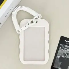 トレカホルダー　推し活　ホワイト　カードケース 雲形 チェキ用ホルダー　ゆめかわ
