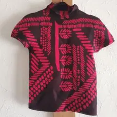 me ISSEY MIYAKE 半袖 プリーツ トップスのサムネイル