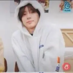 TXT BEOMGYU着用　BORN CHAMPS パーカー　レア商品