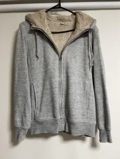 ユニクロ　ジップアップパーカー