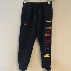 110センチ　ナイキ　ジョーダン　裏起毛　スウェットパンツ ブラック　ロゴ