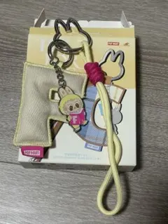 ラブブ PIN FOR LOVE イニシャル アルファベット キーリングF