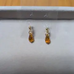 ハンドメイド 樹脂イヤリング しずく型 トパーズ風カラー貴和クリスタル使用