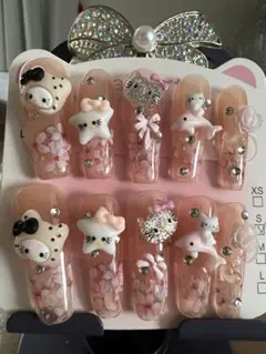 可愛いハローキティちゃんデザイン ネイルチップ Sサイズ選んできます