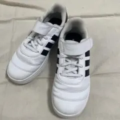 adidas スニーカー ホワイト21cm