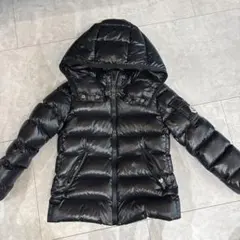 MONCLER ブラックダウンジャケット
