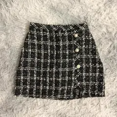 『GRL』グレイル　キュロットスカート　ツイード　ミニ丈　ラップ風　パールボタンのサムネイル
