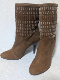 美品「サントロペ」ブラウン濃茶スウェード皮革素材の装飾ブーツです