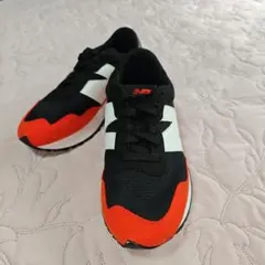 New Balance 237 ブラック/オレンジ