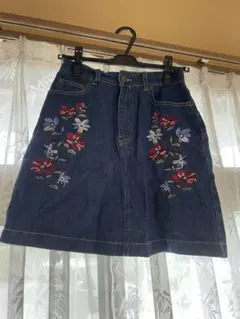 刺繍デニムスカートのサムネイル