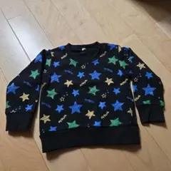 匿名配送　長袖　トレーナー　サイズ100 黒色　星柄