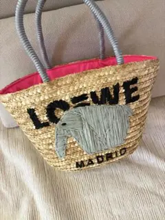 は*ち様 accountかごバッグ カニ刺繍 ストローバッグ accountかごバッグ カニ刺繍 新品タグ付 巾着型 - メルカリ
