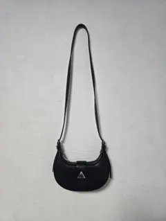 (美品訳あり品)CHARLES&KEITH ショルダーバッグ