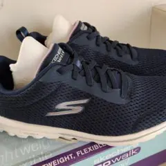 新品未使用タグ付き！Skechers Go Walk ネイビースニーカー23.5