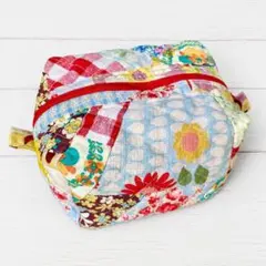 カラフル花柄＊パッチワークキルトのふっくらポーチ　ハンドメイド