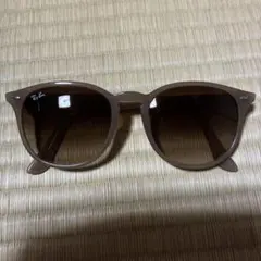 Ray-Ban ベージュフレーム ラウンド型サングラス
