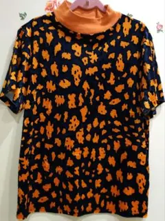 C-3 PUNYUS 黒✕オレンジ　ヒョウ柄ハイネック半袖Tシャツ