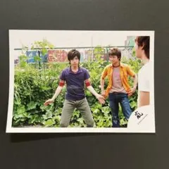 貴重】嵐 二宮和也 公式写真 ジャニーズショップ 2枚（旧ロゴ） - メルカリ