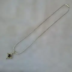 シルバー星形ネックレス