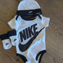 【Nikeロンパース】 0-3ヶ月 帽子・靴下付き