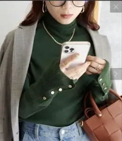 リブ袖口ボタンタートルネックプルオーバー《WEB限定》