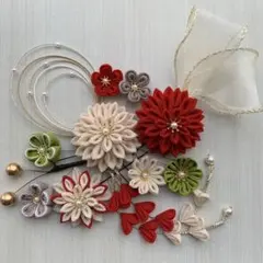 つまみ細工髪飾り　赤　ベージュ　成人式　卒業式　結婚式　前撮り　入学式