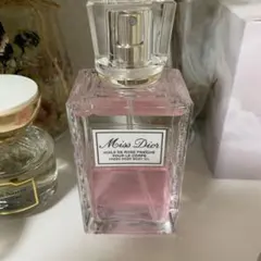 ミス ディオール シルキー ボディ ミスト 100ml