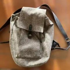 ブラウン系フラップ付きバックパック