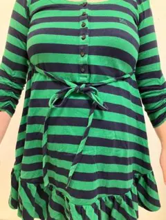 バーバリーブルーレーベル長袖ワンピース緑のボーダー柄が上品でエレガントなデザイン