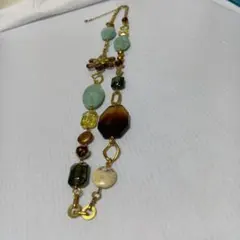 市販品　グリーン、茶系のネックレス