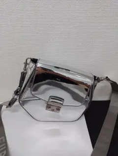 FURLA フルラ ショルダーバッグ メタリックシルバー