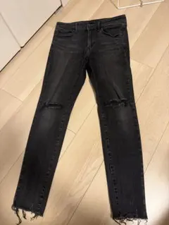 UNIQLO ブラック スキニーデニム ダメージ加工