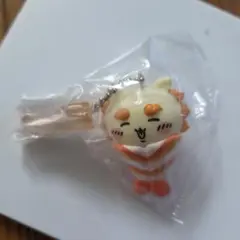 ちいかわ エビフライのしっぽ マスコット キーホルダー　シーサー