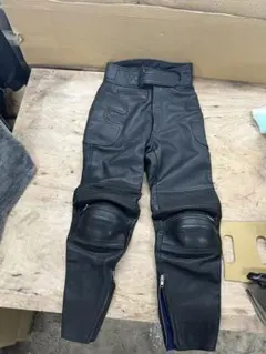 レザー ライディングパンツ ブラック Mサイズ　当時物 2026年最新】バイクレザーパンツの人気アイテム - メルカリ