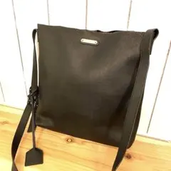 定番サンローランSAINT LAURENT ショルダーバッグ黒 ブランドロゴ