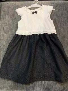 BeBe フリル付きワンピース 120サイズ　入学式　セレモニー