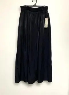 UNIQLO、新品、シャイニーギャザーロングスカート