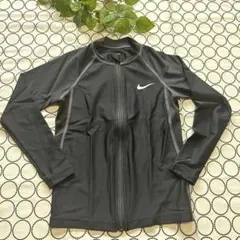 Nike ラッシュガード 黒 130