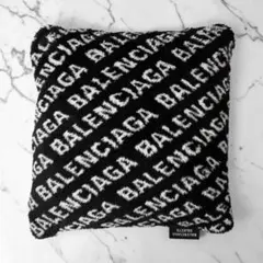 美品 バレンシアガ クッション ロゴ ブラック BALENCIAGA 2026年最新】BALENCIAGA クッション・座布団の人気アイテム - メルカリ