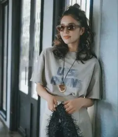美品 REMI RELIEF テンジクレギュラーTシャツ ナチュラル - メルカリ