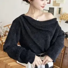 オフショルダー 黒 長袖ニット