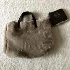liflattie ships ファー素材のバッグ ポーチ付き