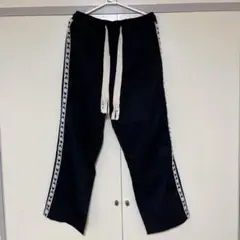 ブラックパンツ ラインパンツ　黒パンツ