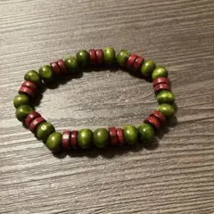 【1132】新品 木製ビーズブレスレット 緑と赤