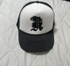 刺繍ロゴ メッシュキャップ ホワイト/ブラック